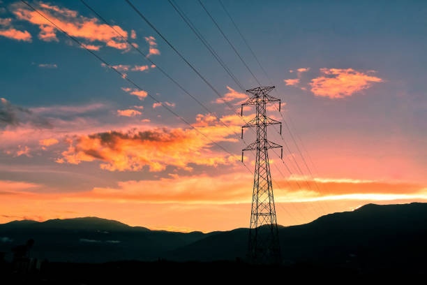 लैटिस टावर और मोनोपोल के बीच अंतर